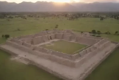 Vista aérea de Caral al amanecer